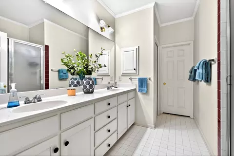 Bath - 306 Hampton Ct, Longview, TX 75605 photo 2 of 3