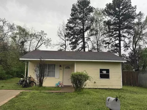 419 Godfrey St, Gladewater, TX 75647