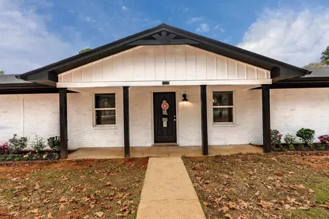 1034 Bob White, Longview, TX 75605