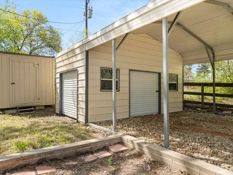 Exterior - 142 Golf Rd, Gilmer, TX 75644 photo 1 of 3