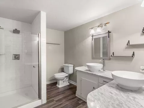 Bath - 142 Golf Rd, Gilmer, TX 75644 photo 1 of 3