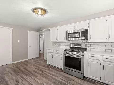 Kitchen - 142 Golf Rd, Gilmer, TX 75644 photo 2 of 3