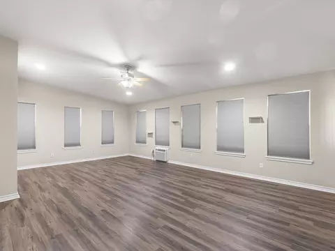 Living - 142 Golf Rd, Gilmer, TX 75644 photo 5 of 5