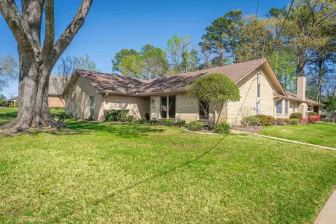 Exterior - 2002 E Warwick Cir, Longview, TX 75601 photo 2 of 8