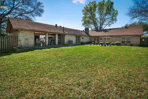 Exterior - 2002 E Warwick Cir, Longview, TX 75601 photo 6 of 8