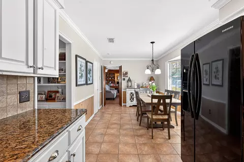 Kitchen - 2002 E Warwick Cir, Longview, TX 75601 photo 4 of 4