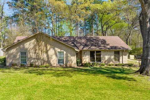 2002 E Warwick Cir, Longview, TX 75601
