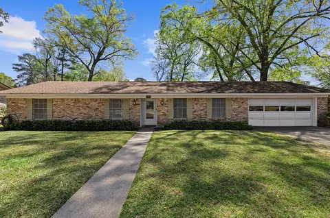 906 Orchard St, Longview, TX 75605
