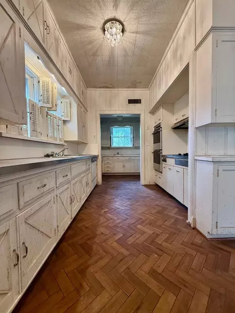Kitchen - 27 Covington Dr, Longview, TX 75602 photo 1 of 4