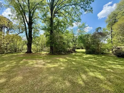 Exterior - 27 Covington Dr, Longview, TX 75602 photo 8 of 9