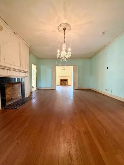 Living - 27 Covington Dr, Longview, TX 75602 photo 1 of 4