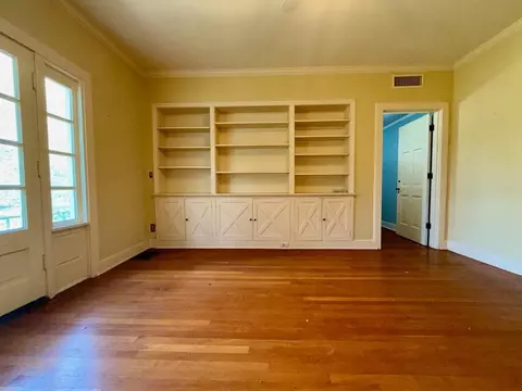 Living - 27 Covington Dr, Longview, TX 75602 photo 4 of 4