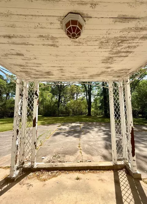 Exterior - 27 Covington Dr, Longview, TX 75602 photo 6 of 9