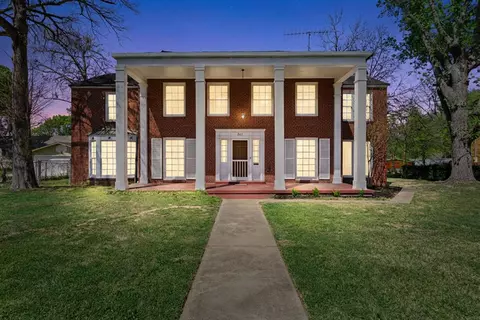 800 W Tyler St, Gilmer, TX 75644