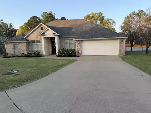 3201 Danville Ct, Longview, TX 75605