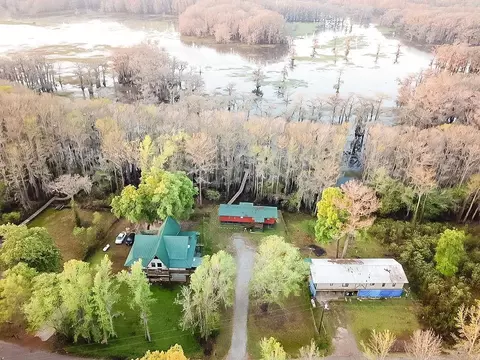 535 Jackson Arm Rd, Karnack, TX 75661