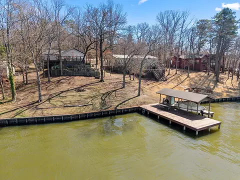 305 S Park Rd, Scroggins, TX 75480
