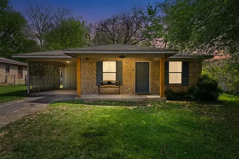 308 N Taylor St, Gladewater, TX 75647