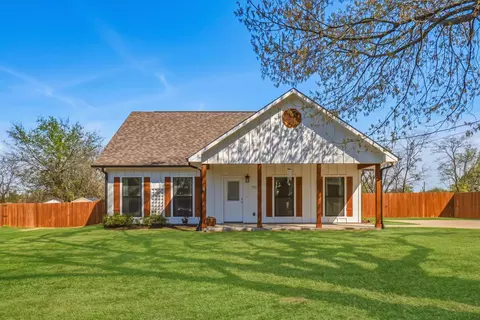 711 Leftwich St, Mount Vernon, TX 75457