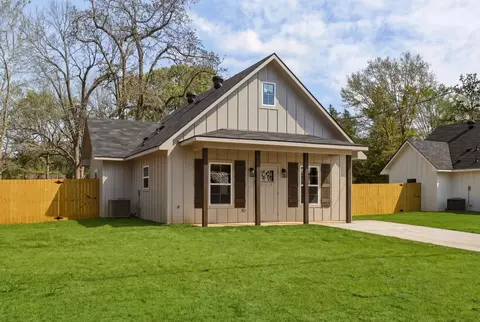 2656 Hendricks St, Gladewater, TX 75647