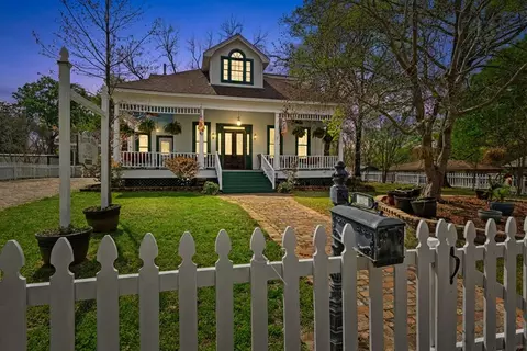502 E Benners St, Jefferson, TX 75657