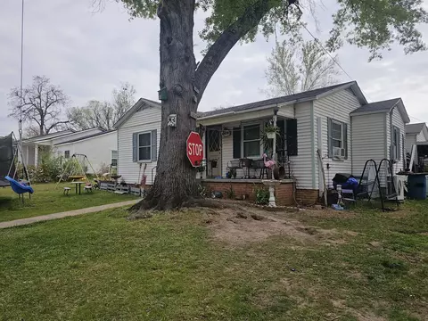 207 Forrest St, Henderson, TX 75654