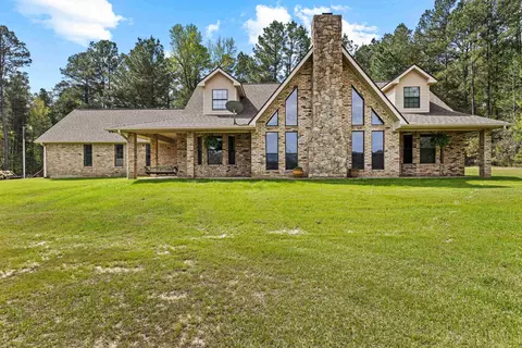 450 Reeves Ln, Jefferson, TX 75657