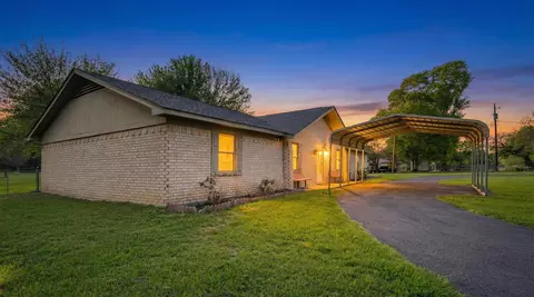 1129 Garden Dr, Longview, TX 75603