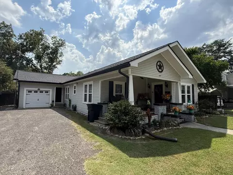 617 W Scott St, Gilmer, TX 75644