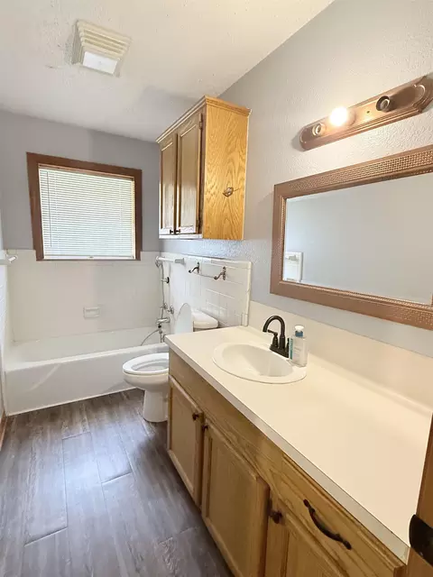 Bath - 1310 Colgate Dr, Longview, TX 75601 photo 2 of 2