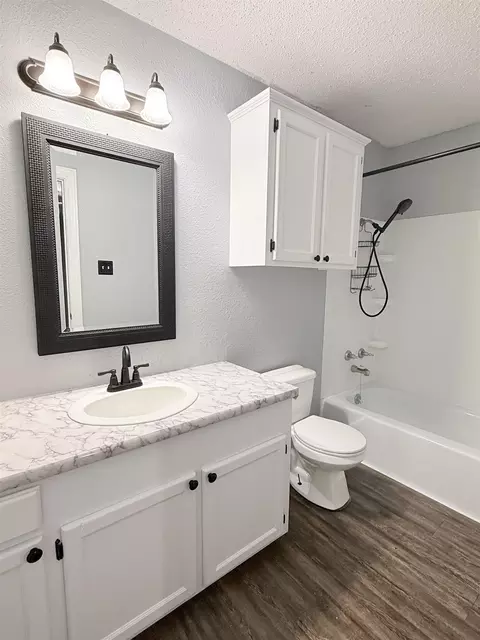 Bath - 1310 Colgate Dr, Longview, TX 75601 photo 1 of 2
