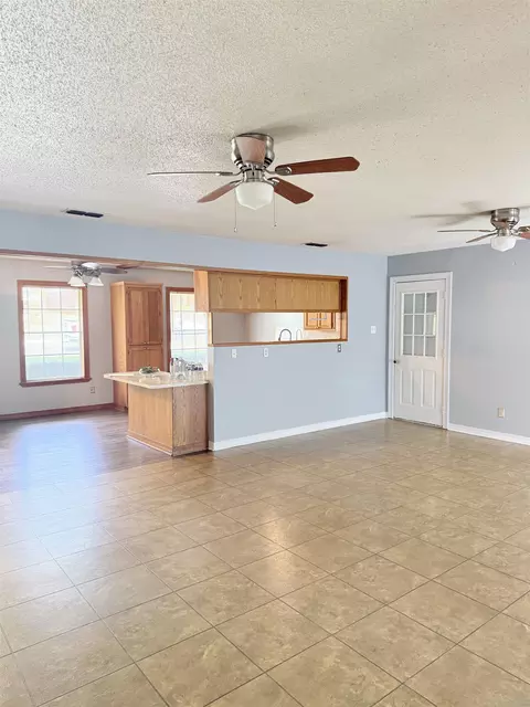 Living - 1310 Colgate Dr, Longview, TX 75601 photo 2 of 6