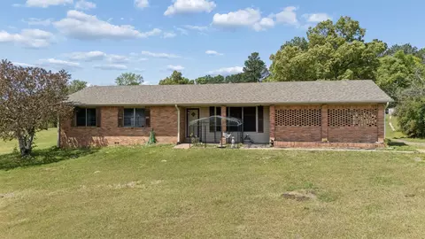 2187 Russell Dr, Longview, TX 75602