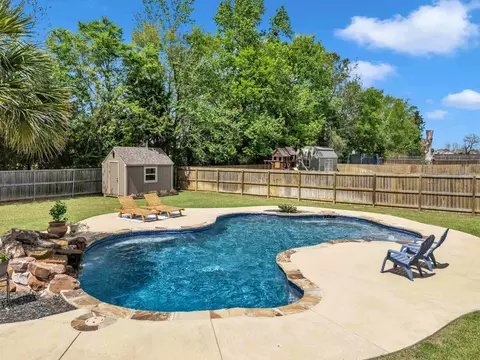 Exterior - 3917 Gable Crest Ln, Longview, TX 75605 photo 7 of 14