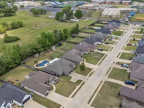 View/Area - 3917 Gable Crest Ln, Longview, TX 75605 photo 3 of 5