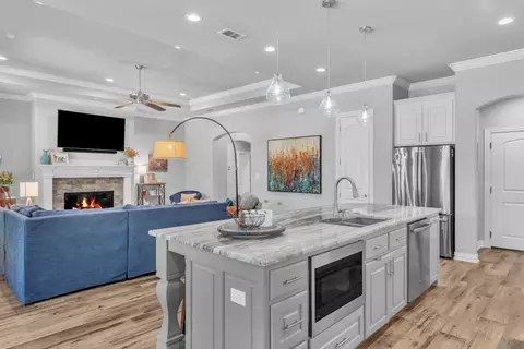 Kitchen - 3917 Gable Crest Ln, Longview, TX 75605 photo 2 of 4