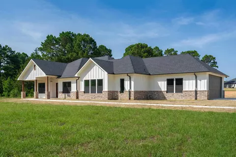 989 County Road 2204 D, Tatum, TX 75691