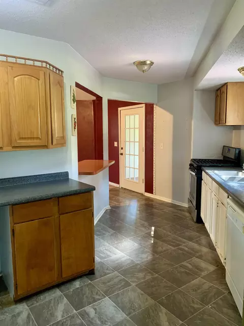 Kitchen - 7772 S Fm 9, Waskom, TX 75692 photo 3 of 4
