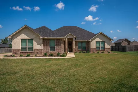 4521 Windsor Park Ln, Kilgore, TX 75662
