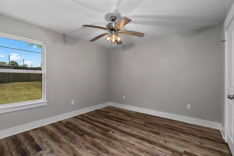 Bedroom - 408 E Grand Ave, Longview, TX 75604 photo 3 of 4