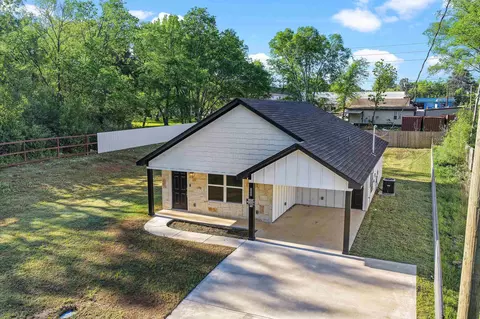 Exterior - 408 E Grand Ave, Longview, TX 75604 photo 3 of 5
