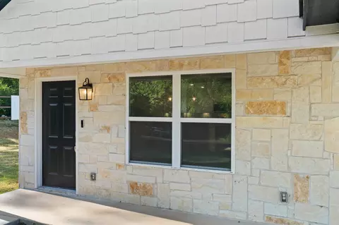 Exterior - 408 E Grand Ave, Longview, TX 75604 photo 4 of 5