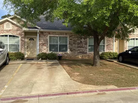 1606 Stanley Dr, Longview, TX 75605