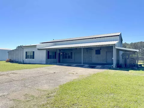 151 Pr 779, De Berry, TX 75639