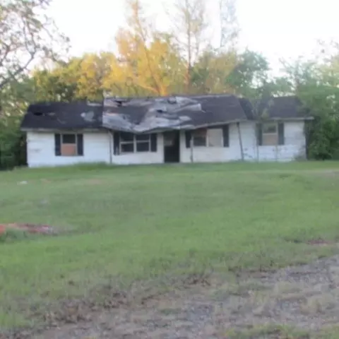 973 County Road 1695, Mount Pleasant, TX 75455