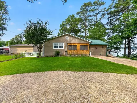 208 S Shore Dr, Lone Star, TX 75668