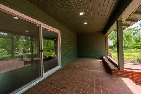 Exterior - 508 E Melton St, Longview, TX 75602 photo 5 of 10