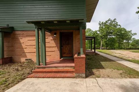 Exterior - 508 E Melton St, Longview, TX 75602 photo 3 of 10