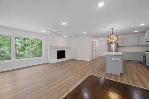 Living - 508 E Melton St, Longview, TX 75602 photo 3 of 6