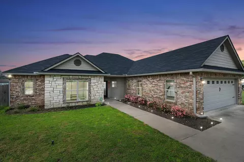 4542 Airport Dr, Kilgore, TX 75662